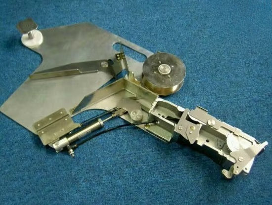KW1-M6500-000 Yamaha CL 44mm Pneumatic Feeder for YV YG Series SMT Machine