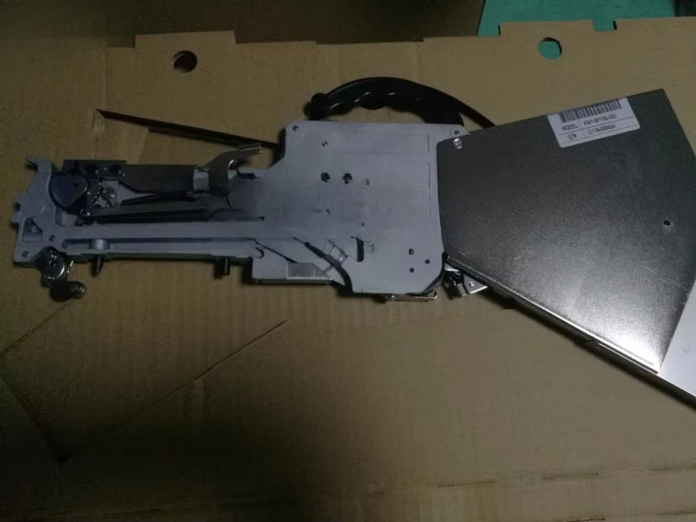 KW1-M1100-030 Yamaha CL 8x4mm Feeder for YV YS YG Series